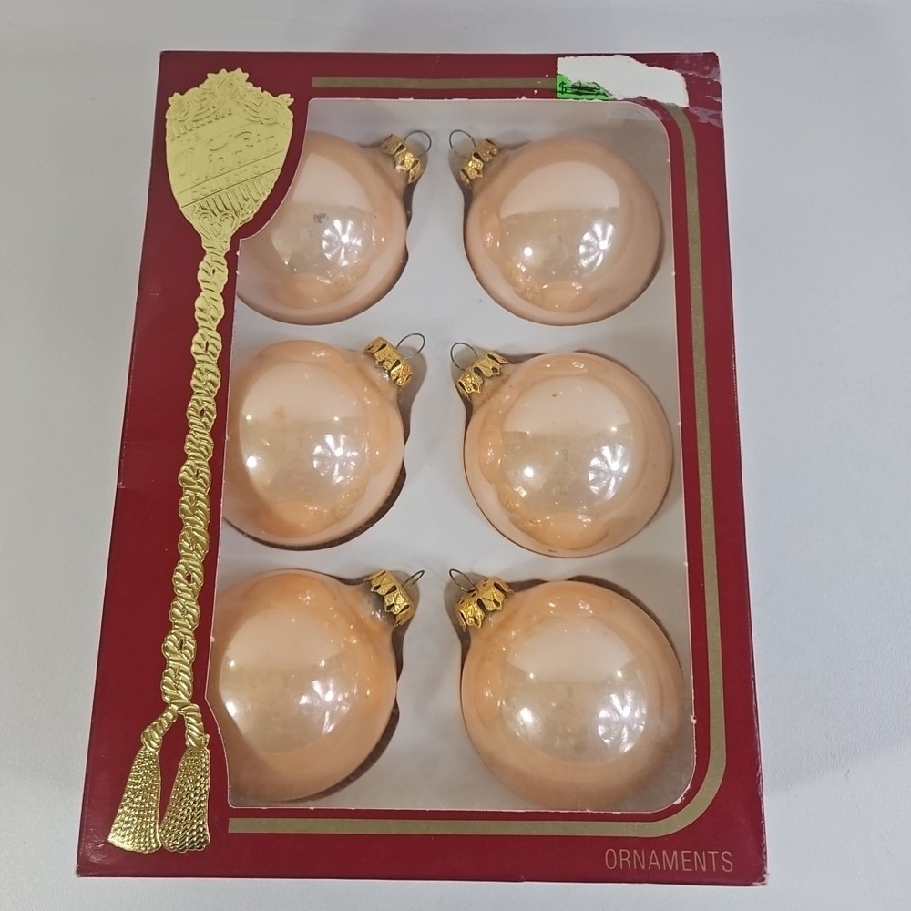 Vintage Rauch The Victorian Collection Round‎ Glass Christmas Ornaments Peach